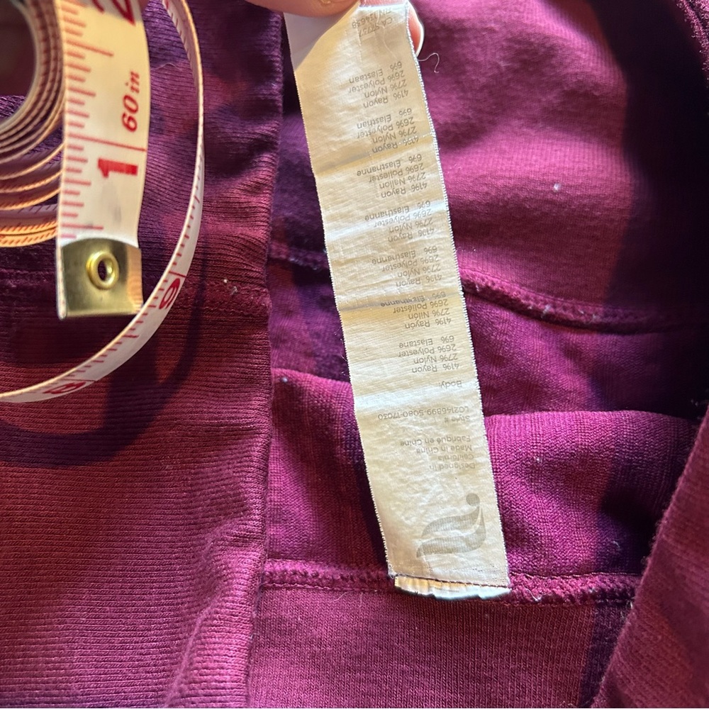 [Fabletics] Ribbed Wine Colored Leggings - Picture 7 of 7